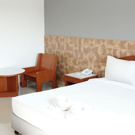 Bansuan Resort Накхон Сауан Екстериор снимка