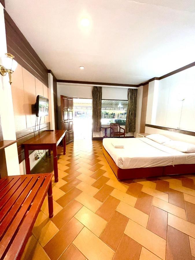 Bansuan Resort Накхон Сауан Екстериор снимка