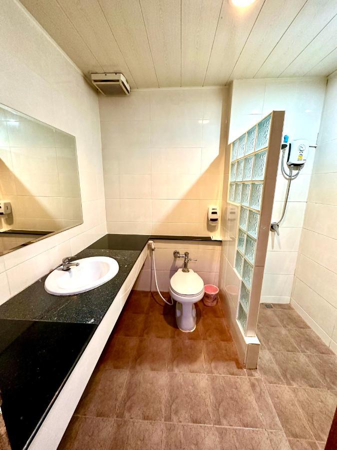Bansuan Resort Накхон Сауан Екстериор снимка