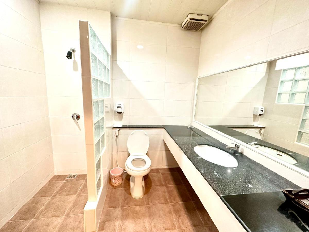 Bansuan Resort Накхон Сауан Екстериор снимка