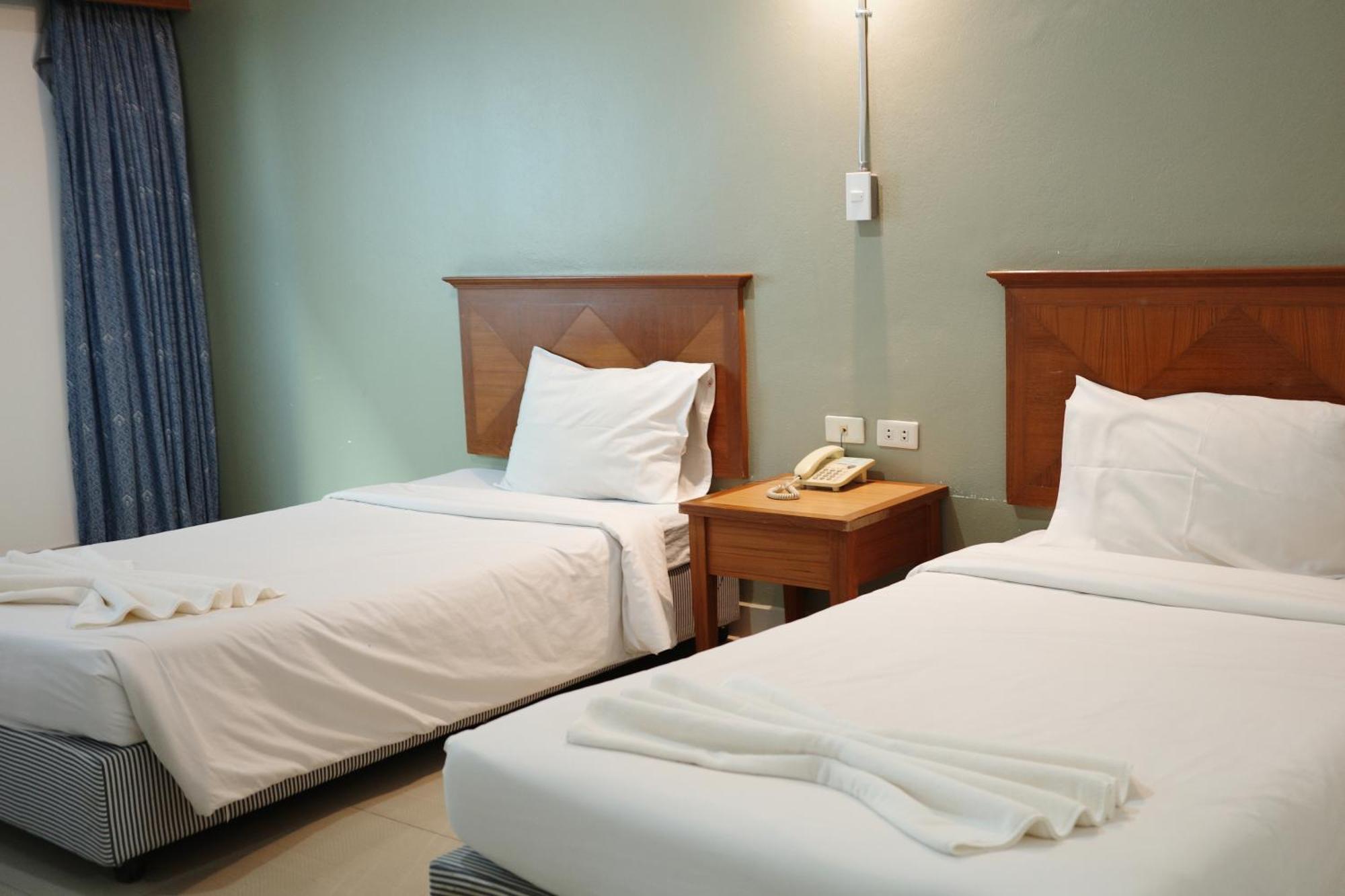 Bansuan Resort Накхон Сауан Екстериор снимка