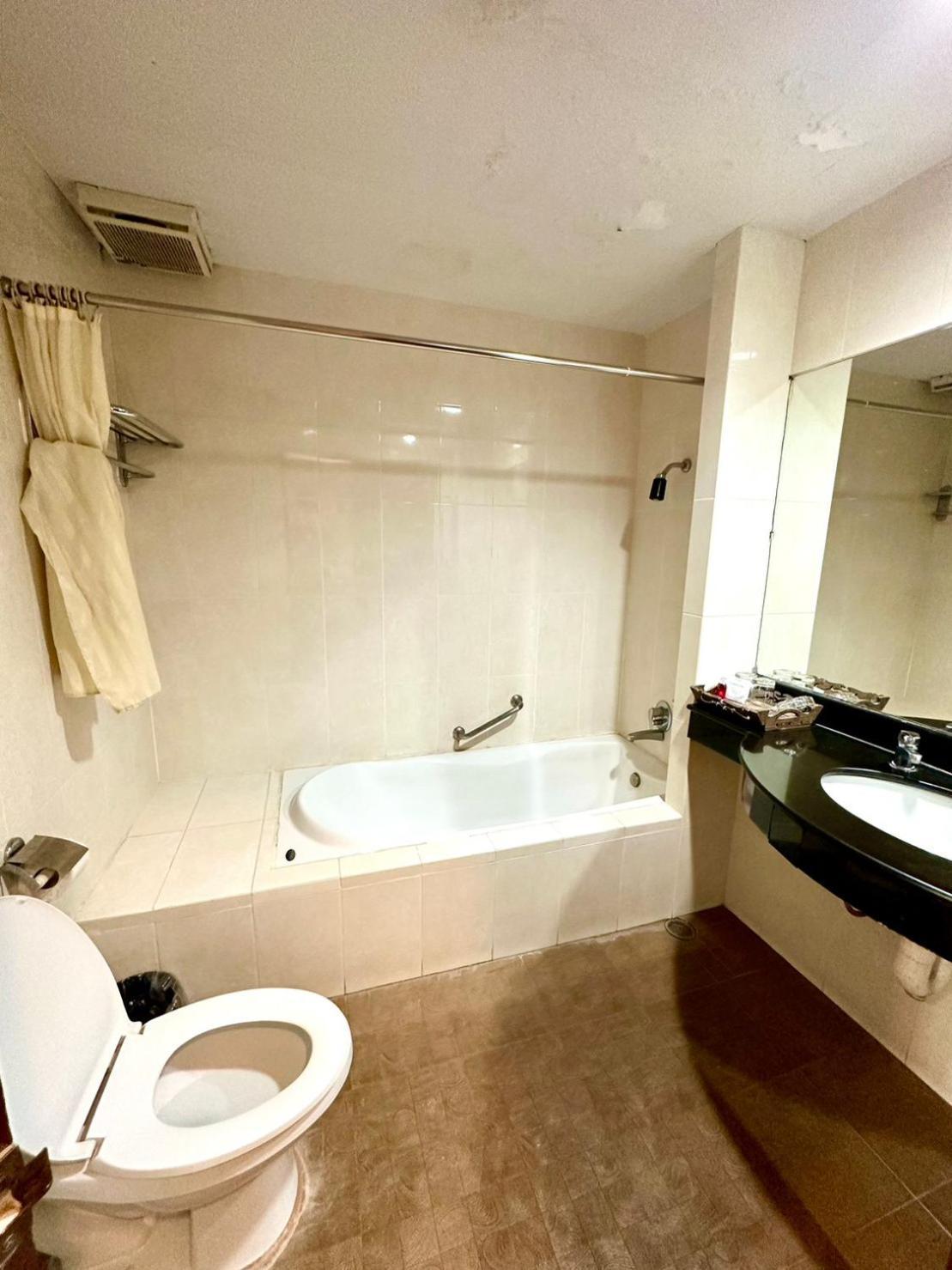 Bansuan Resort Накхон Сауан Екстериор снимка