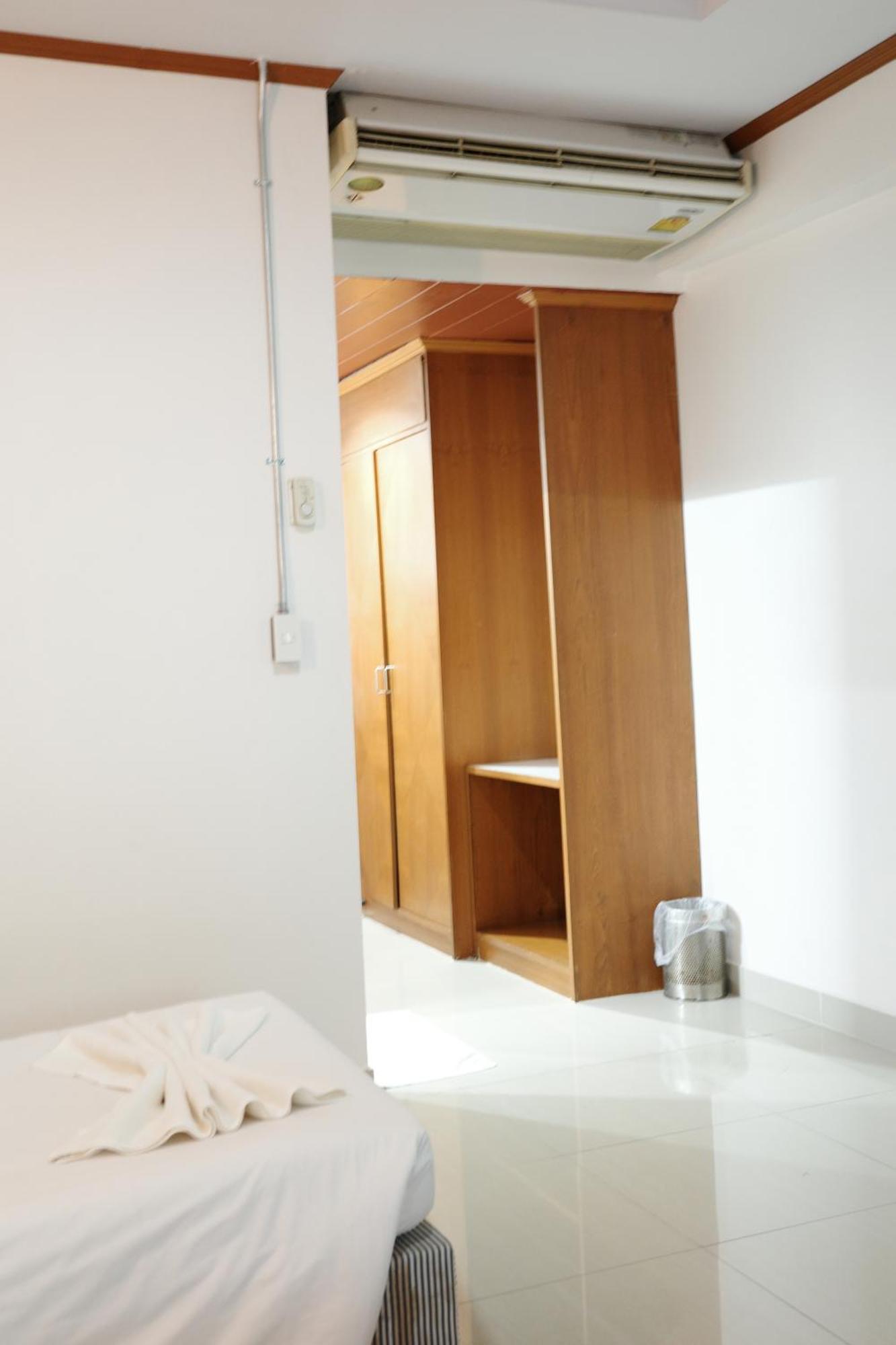Bansuan Resort Накхон Сауан Екстериор снимка